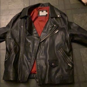 Men black leather jacket size Medium
